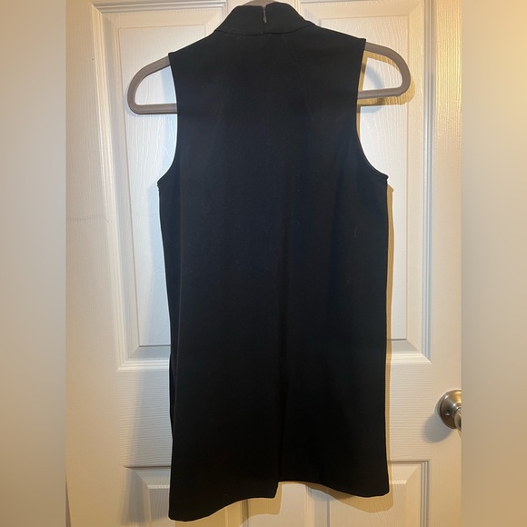 Black high neck sleeveless blouse with side slits - Picture 2 of 3